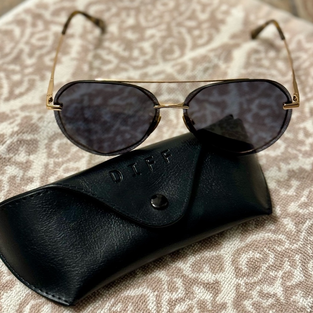 Diff black oversized sunglasses